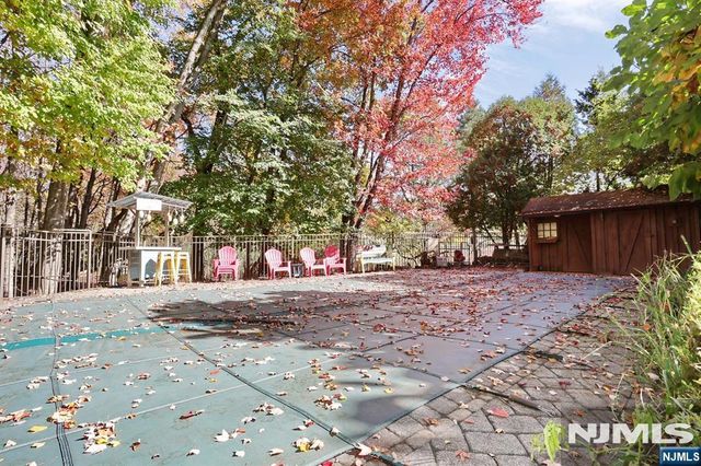 29 Fox Hollow Road, Ramsey, NJ 07446