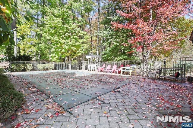 29 Fox Hollow Road, Ramsey, NJ 07446