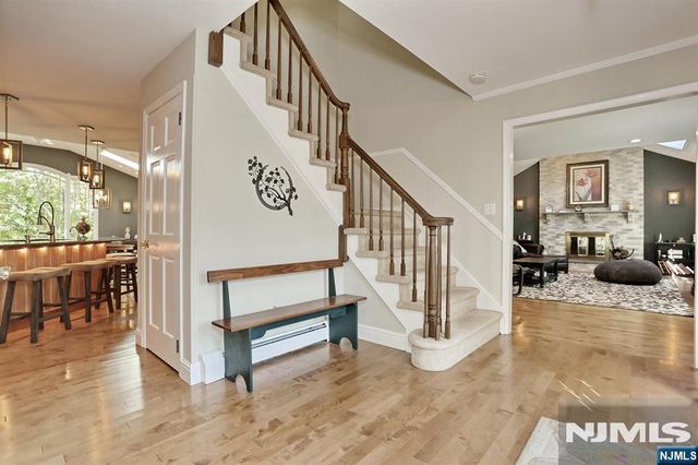 29 Fox Hollow Road, Ramsey, NJ 07446