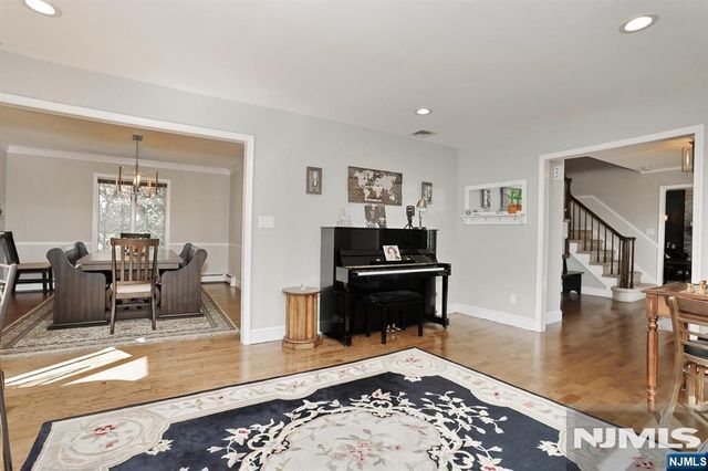 29 Fox Hollow Road, Ramsey, NJ 07446