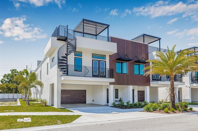 8627 5TH STREET N, St Petersburg, FL 33702