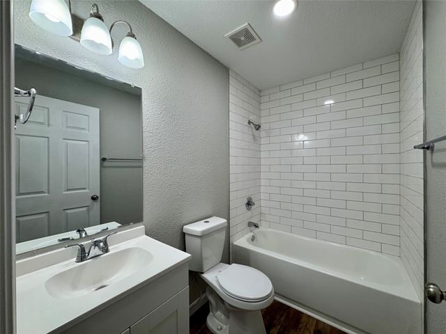 151 Pawnee Trail, Mabank, TX 75156