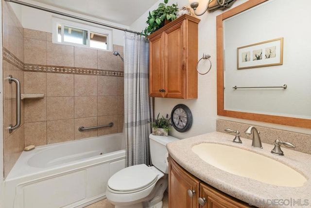 5800 Lake Murray Blvd 83, La Mesa, CA 91942