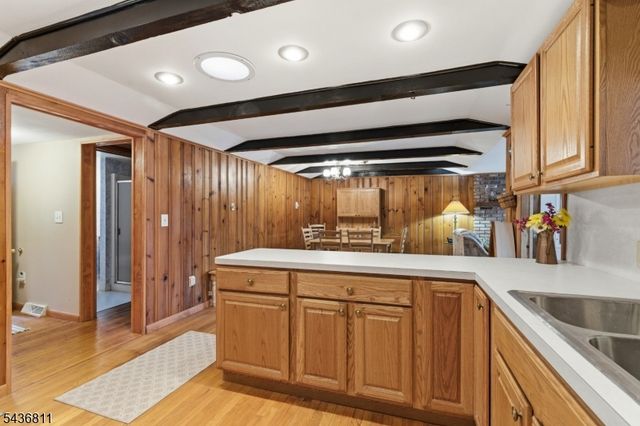 40 E Shore Dr, Hampton Twp., NJ 07860