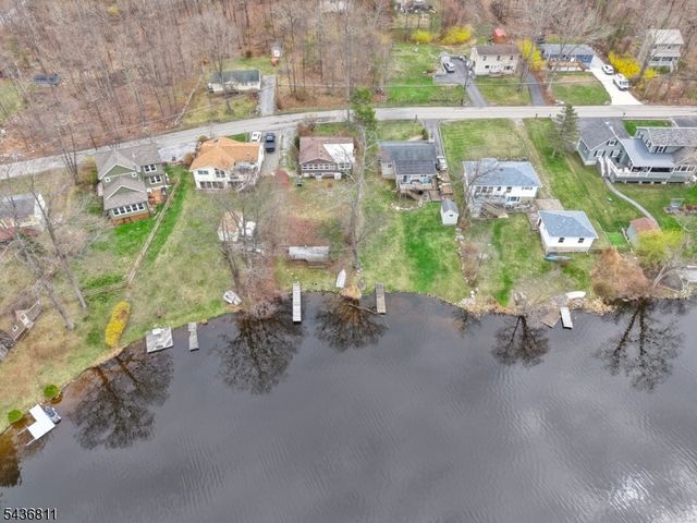 40 E Shore Dr, Hampton Twp., NJ 07860