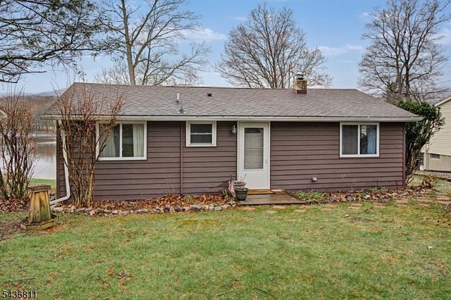 40 E Shore Dr, Hampton Twp., NJ 07860