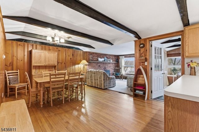 40 E Shore Dr, Hampton Twp., NJ 07860