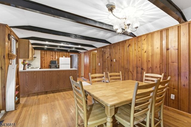 40 E Shore Dr, Hampton Twp., NJ 07860