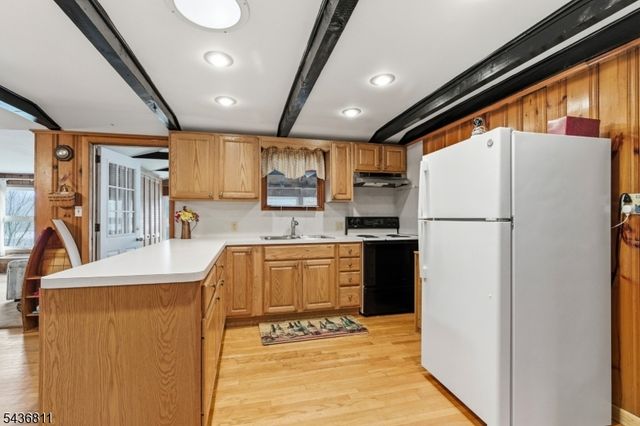 40 E Shore Dr, Hampton Twp., NJ 07860