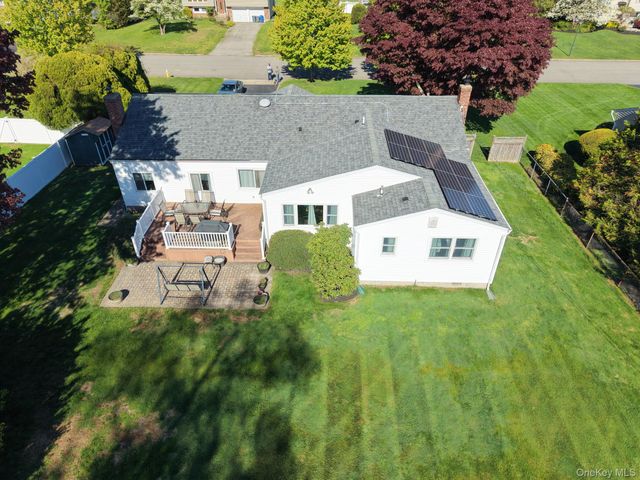 6 Cherrywood Drive, East Northport, NY 11731