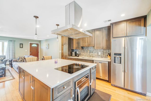 6 Cherrywood Drive, East Northport, NY 11731