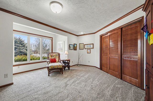 9480 Prairie Drive SE, Alto, MI 49302