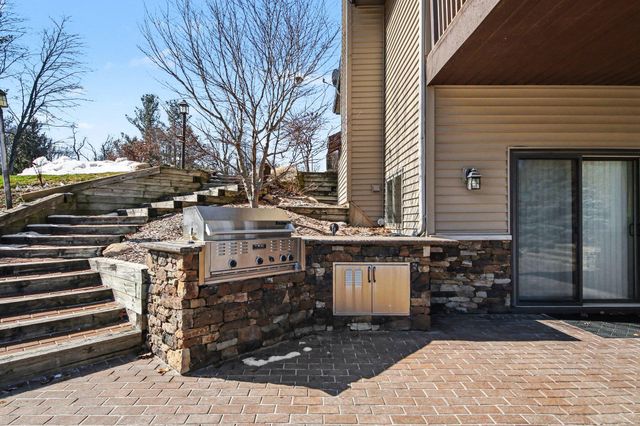 9480 Prairie Drive SE, Alto, MI 49302