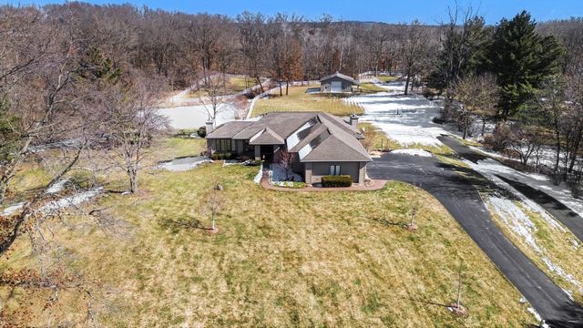 9480 Prairie Drive SE, Alto, MI 49302