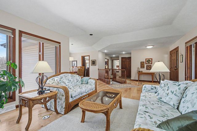 9480 Prairie Drive SE, Alto, MI 49302