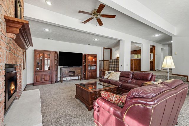 9480 Prairie Drive SE, Alto, MI 49302