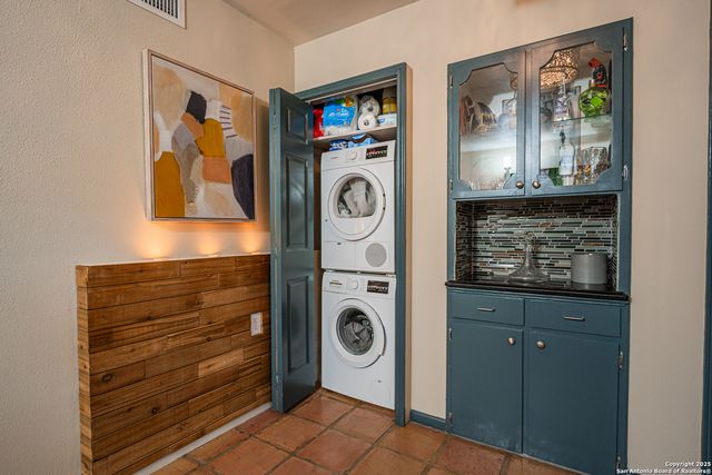 222 W Craig Pl Apt D, San Antonio, TX 78212