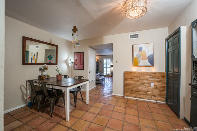 222 W Craig Pl Apt D, San Antonio, TX 78212