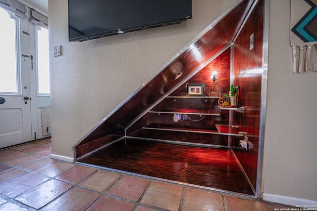 222 W Craig Pl Apt D, San Antonio, TX 78212