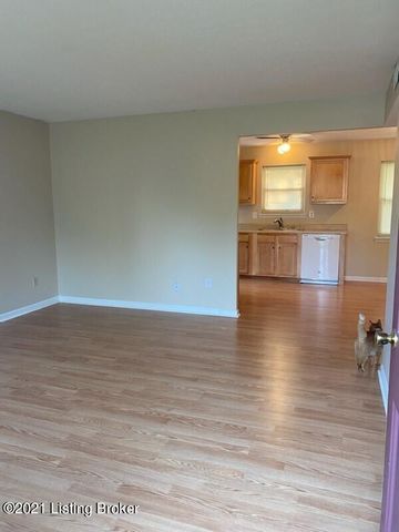 4015 Tally Ho Ct, Jeffersontown, KY 40299