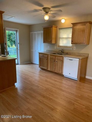 4015 Tally Ho Ct, Jeffersontown, KY 40299