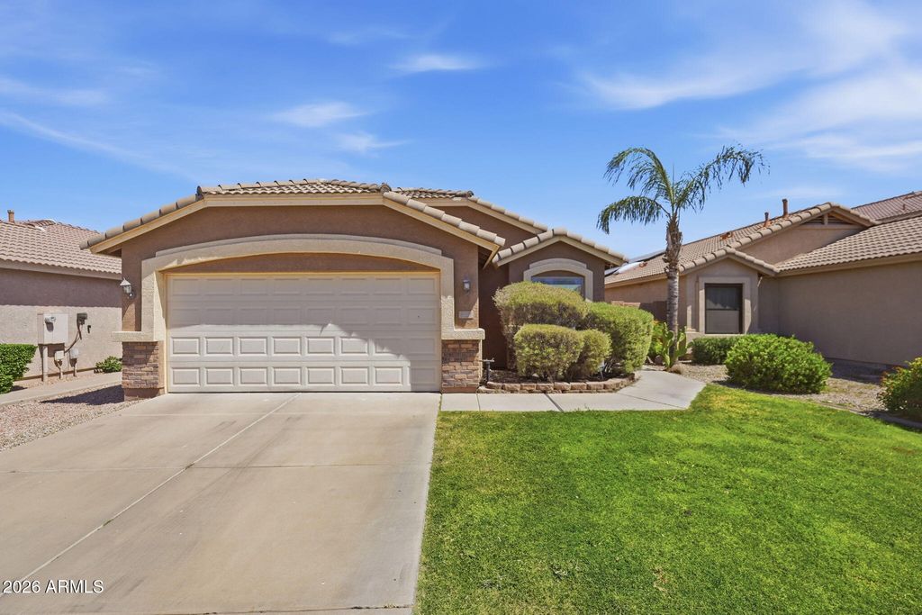 Image 2 of property listing at 8658 E NATAL Avenue, Mesa, AZ 85209