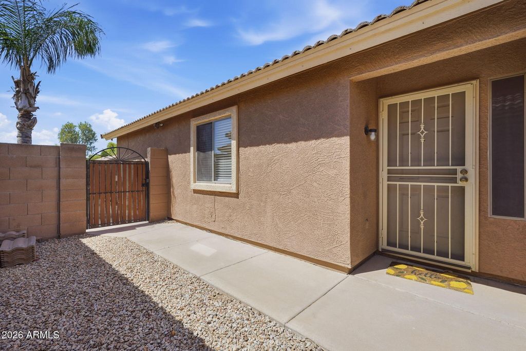 Image 3 of property listing at 8658 E NATAL Avenue, Mesa, AZ 85209