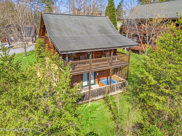 570 Country Oaks Drive, Pigeon Forge, TN 37863
