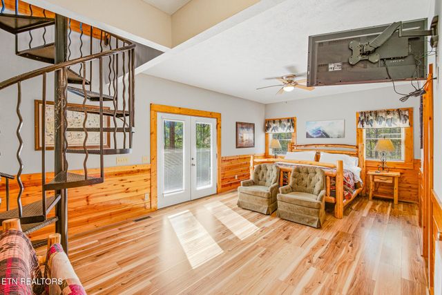 570 Country Oaks Drive, Pigeon Forge, TN 37863