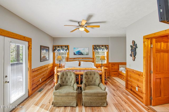 570 Country Oaks Drive, Pigeon Forge, TN 37863