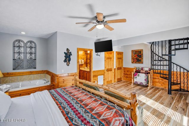 570 Country Oaks Drive, Pigeon Forge, TN 37863