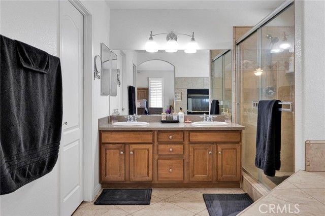 17594 Bangor, Hesperia, CA 92345