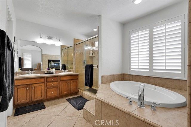 17594 Bangor, Hesperia, CA 92345