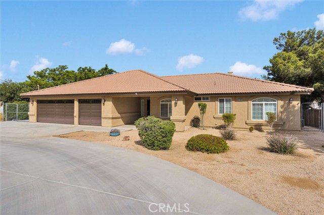 17594 Bangor, Hesperia, CA 92345