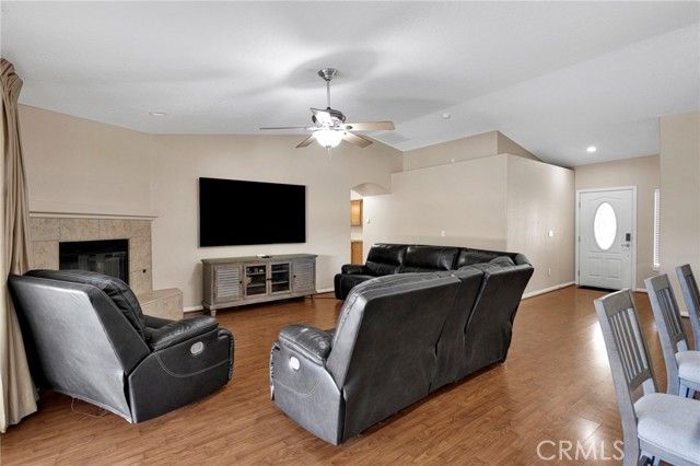 17594 Bangor, Hesperia, CA 92345