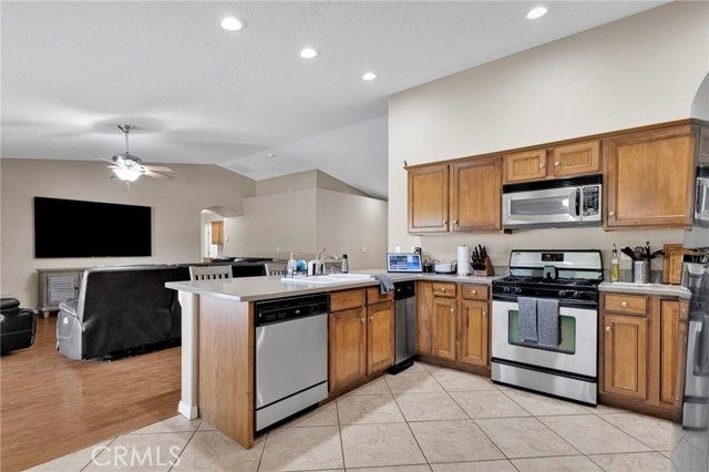 17594 Bangor, Hesperia, CA 92345