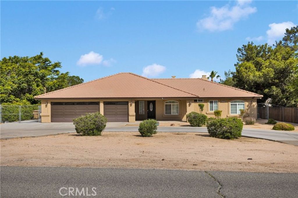 17594 Bangor, Hesperia, CA 92345
