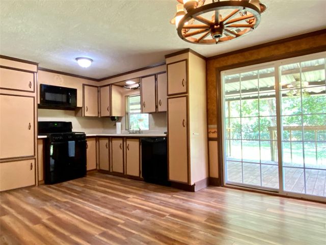 172 County Road 4291, Dayton, TX 77535
