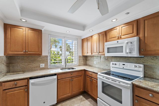 375 Beach Road 201, Tequesta, FL 33469