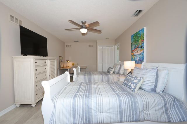 400 Seaside Lane, Juno Beach, FL 33408