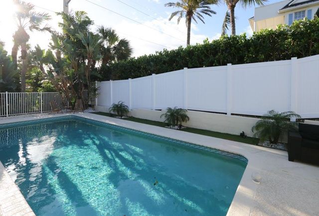 400 Seaside Lane, Juno Beach, FL 33408