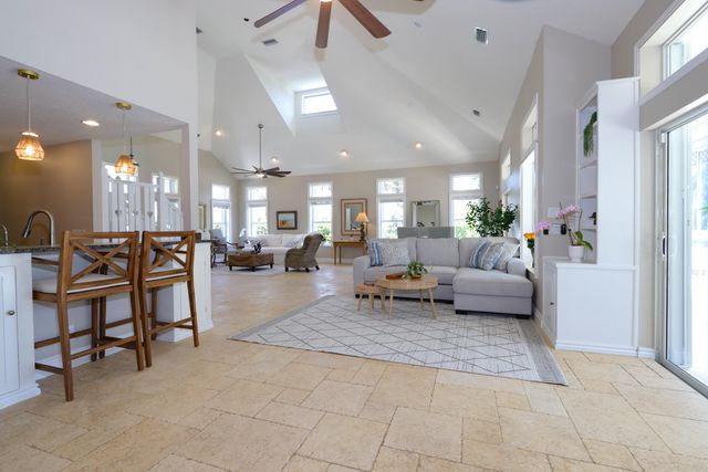 400 Seaside Lane, Juno Beach, FL 33408