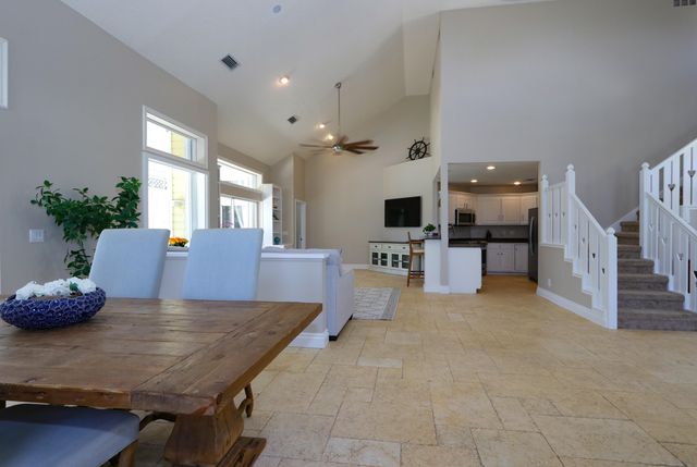 400 Seaside Lane, Juno Beach, FL 33408