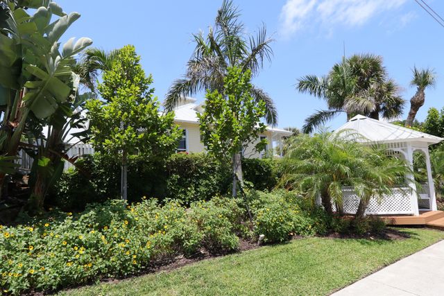 400 Seaside Lane, Juno Beach, FL 33408