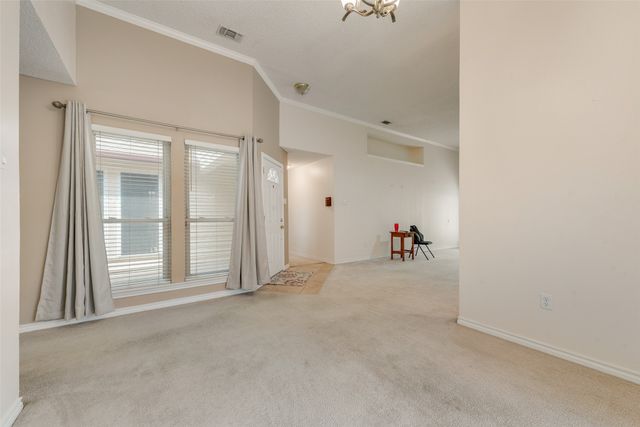 302 Manana Drive, Grand Prairie, TX 75050