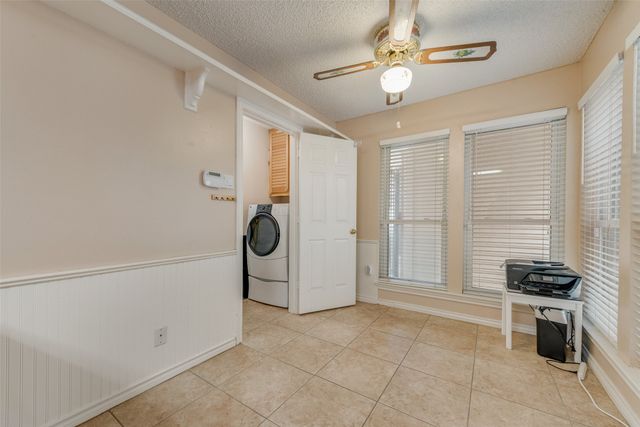 302 Manana Drive, Grand Prairie, TX 75050
