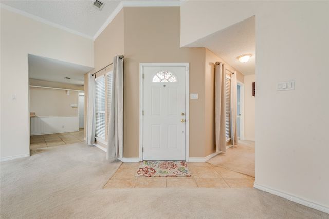 302 Manana Drive, Grand Prairie, TX 75050