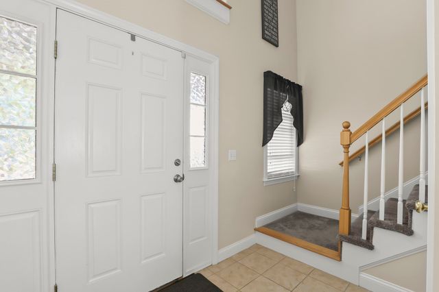 2 Rosemary Ln A, Wareham, MA 02571