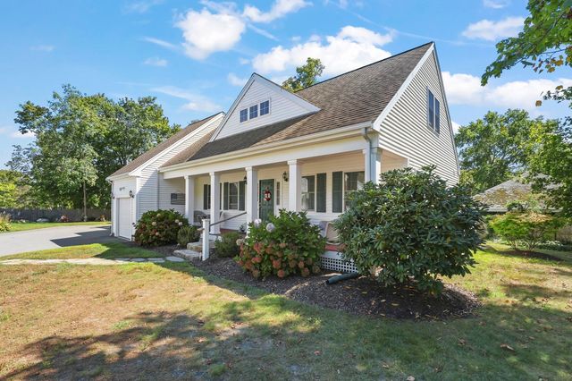 2 Rosemary Ln A, Wareham, MA 02571