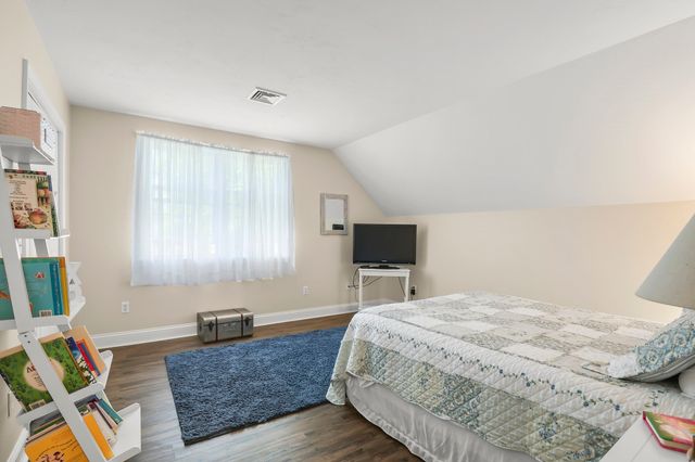 2 Rosemary Ln A, Wareham, MA 02571
